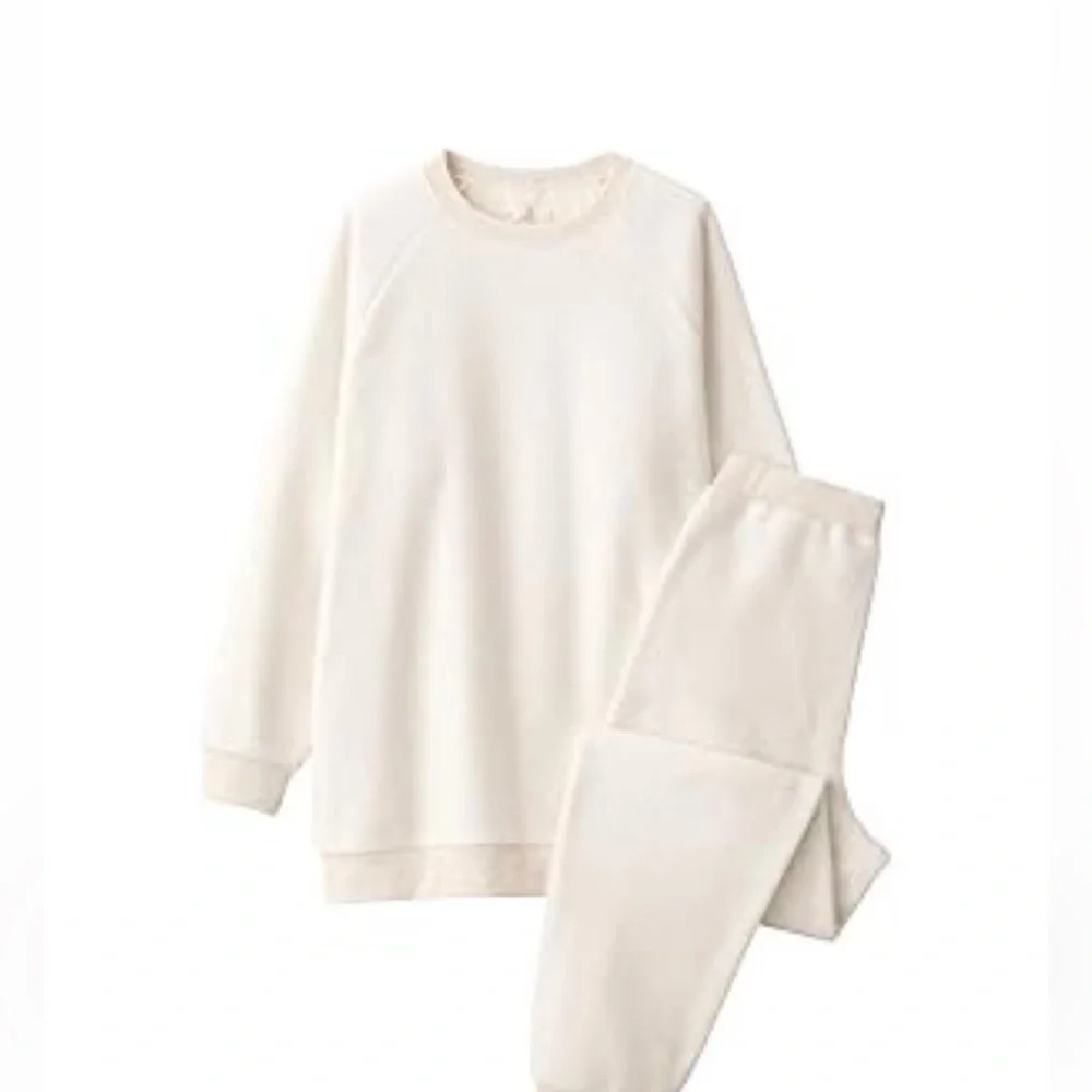 Muji women’s smooth fleece ivory loungewear sweatshirt. WARM and so soft. - Picture 4 of 8